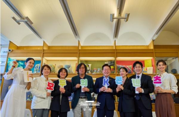 이 대통령 '문화예술 분야 본격 지원…가장 한국적인 게 경쟁력' 기사 이미지